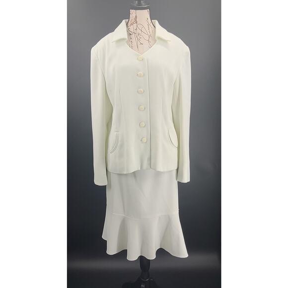 Liz Claiborne Jackets & Blazers - First Issue Liz Claiborne ladies skirt suit white Size 16 Dog show suit Church
